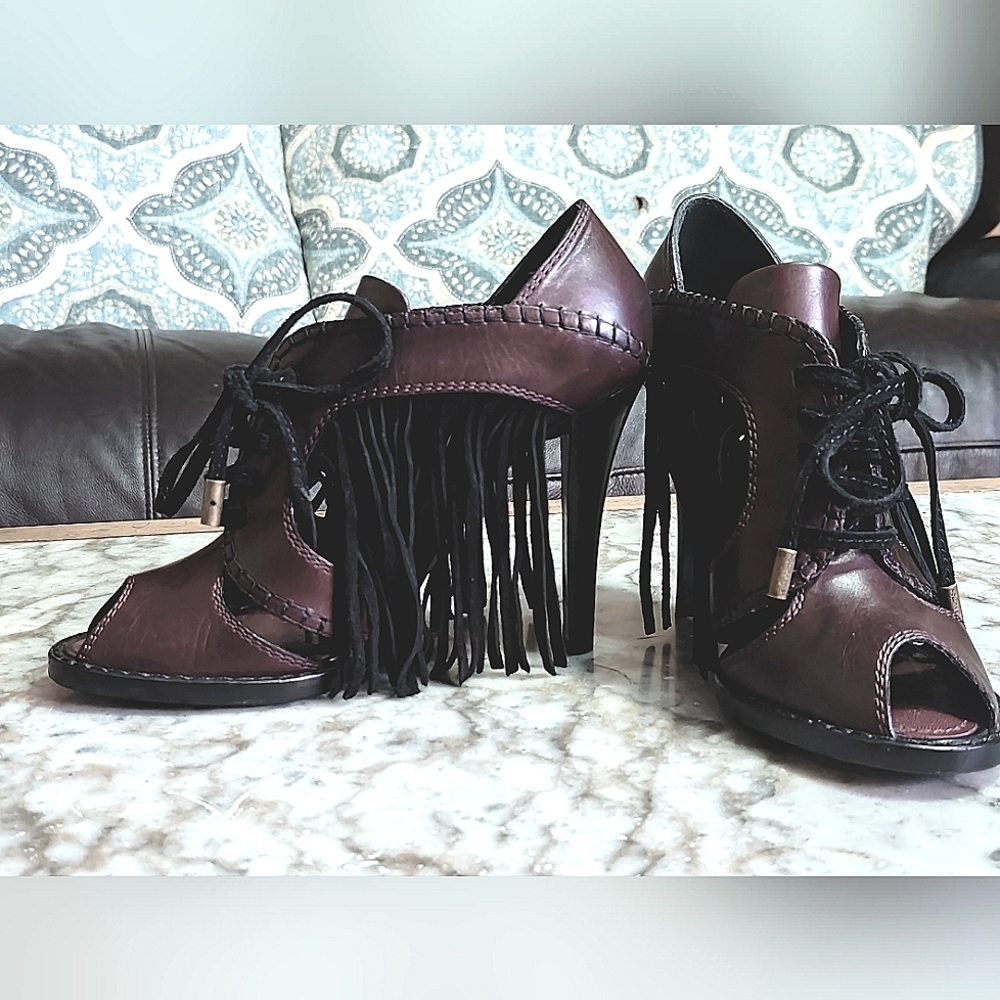 Louis Vuitton pumps